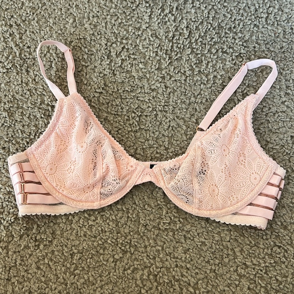 3/20$ Never Used NWOT Victoria's Secret Pink Lace Bra